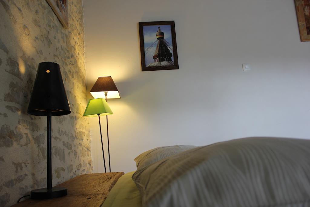 La Bicyclette Fleurie Bed & Breakfast Villemoirieu Стая снимка