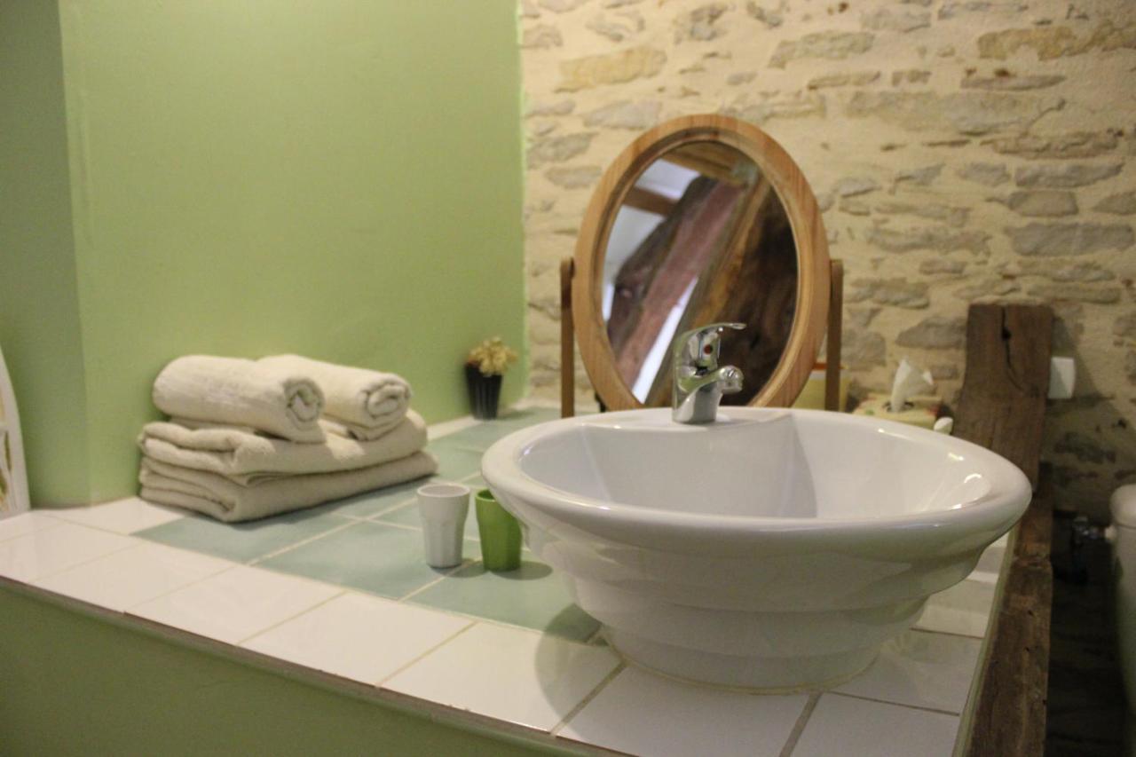 La Bicyclette Fleurie Bed & Breakfast Villemoirieu Екстериор снимка